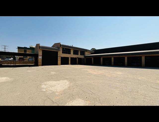 1,100M² WAREHOUSE TO LET IN ROBERTVILLE